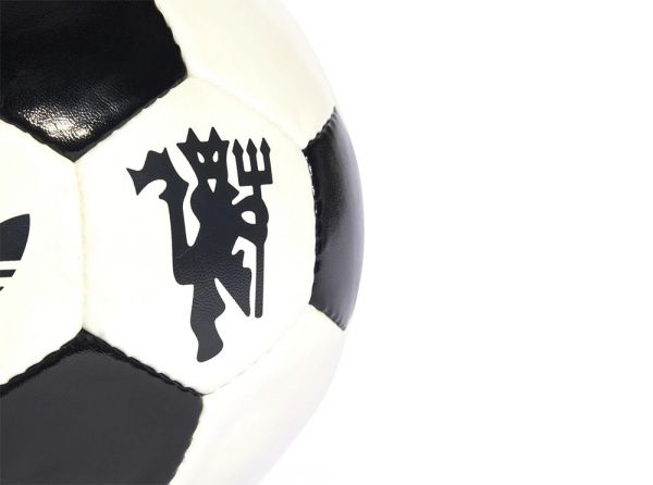 adidas Originals Man UTD Club Devil Football White Black Carbon Size 5