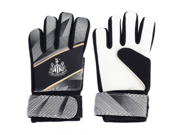 Newcastle United Fuse Goalkeeper Gloves Youth